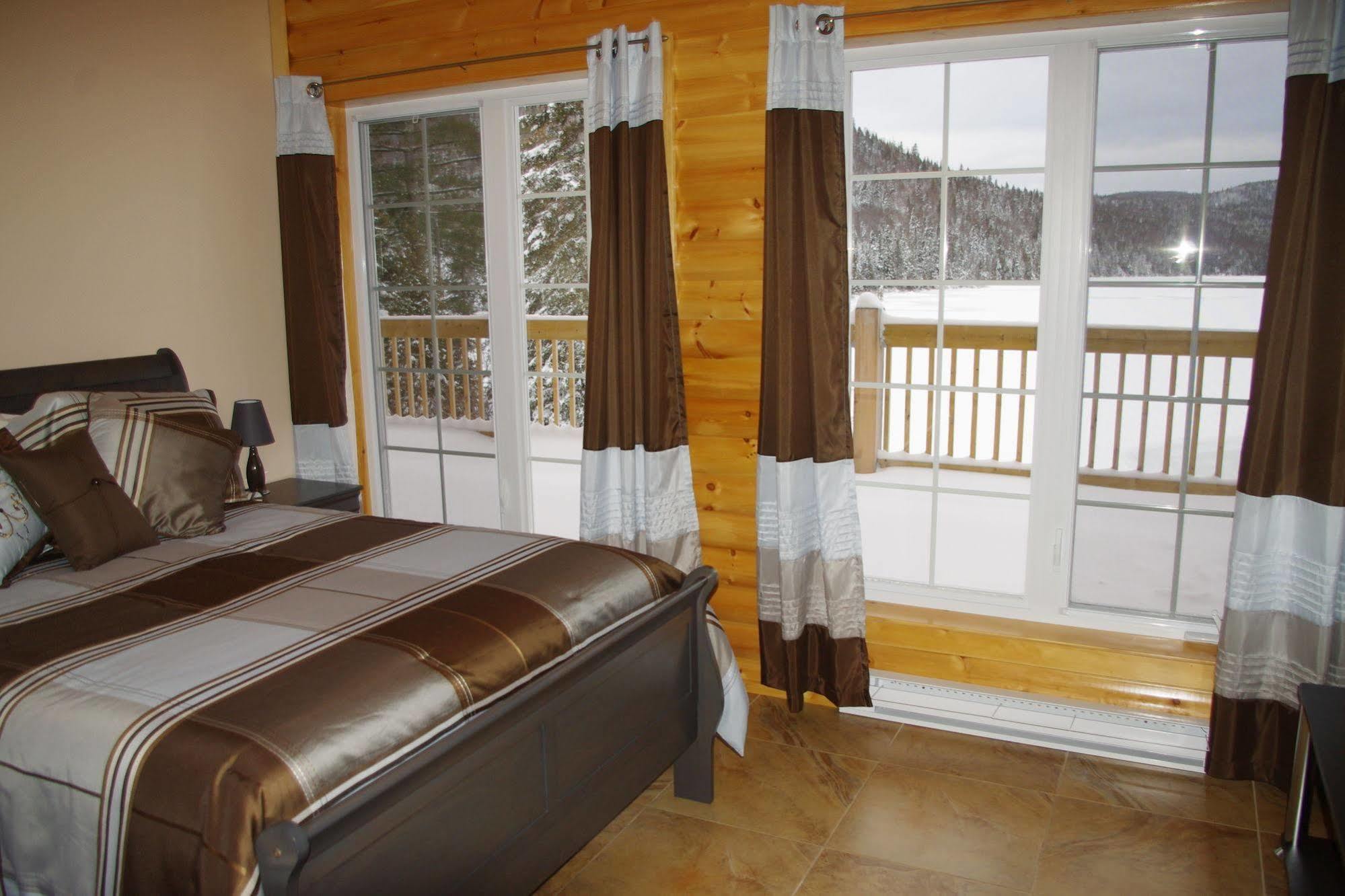 Auberge La Taniere Тадуссак Экстерьер фото